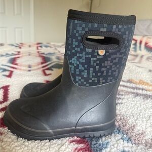 Bogs Youth Size 2 Rain Boots Black